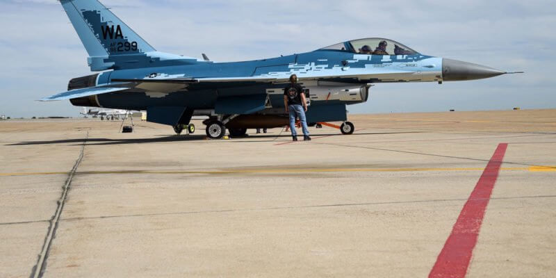 Перекраску F-16C под Су-57 наладили в США