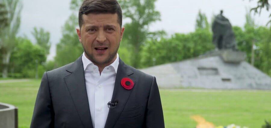 Зеленский продался окончательно, продались ли украинцы?