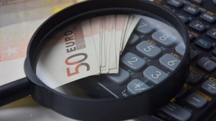 Финансовое поведение россиян показало восстановление доверия к рублю