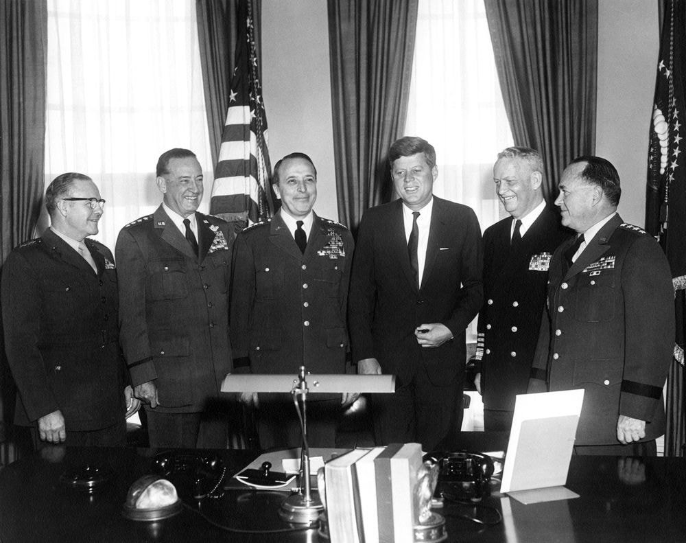 Что скрывают секретные документы ЦРУ? Топ раскрытых тайн