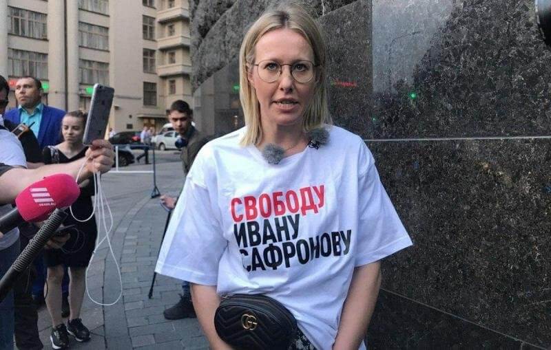 Либералы во главе с Собчак бросились на защиту обвиняемого в шпионаже в пользу НАТО