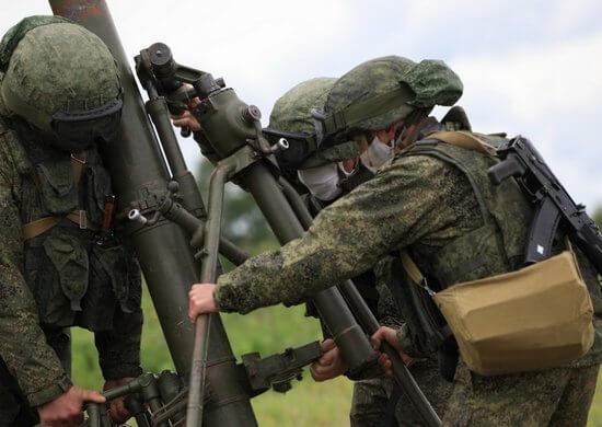 Военные на оренбургском полигоне уничтожили подземные склады минометами