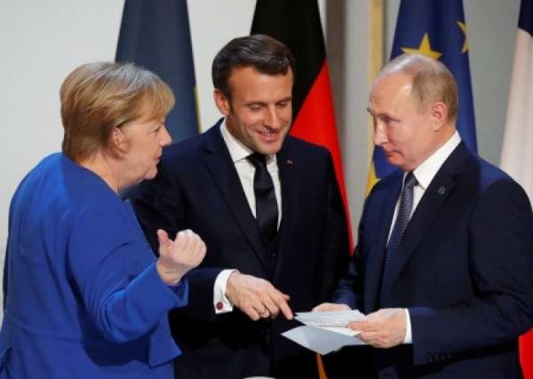 Берлин и Париж дали Киеву оплеуху, солидаризировавшись с Москвой в вопросе безальтернативности Минских соглашений