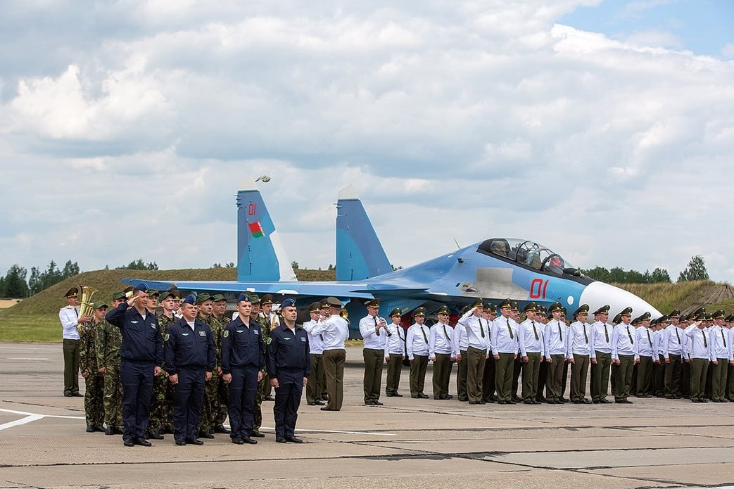 Зачем небольшой Беларуси такой мощный Су-30СМ