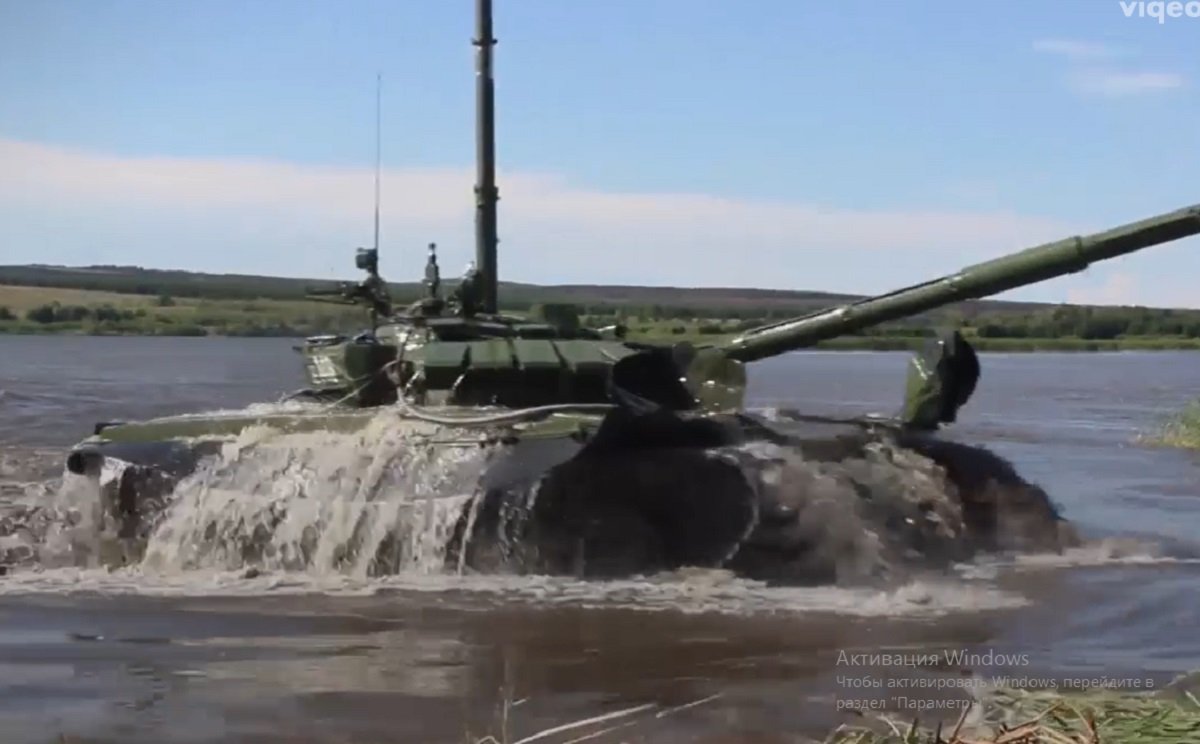 Танки под водой: опубликовано видео учений под Оренбургом