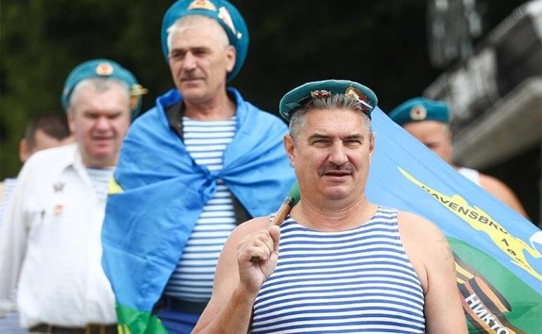 День ВДВ на земле: На чем поднимать «крылатую пехоту» в небо?