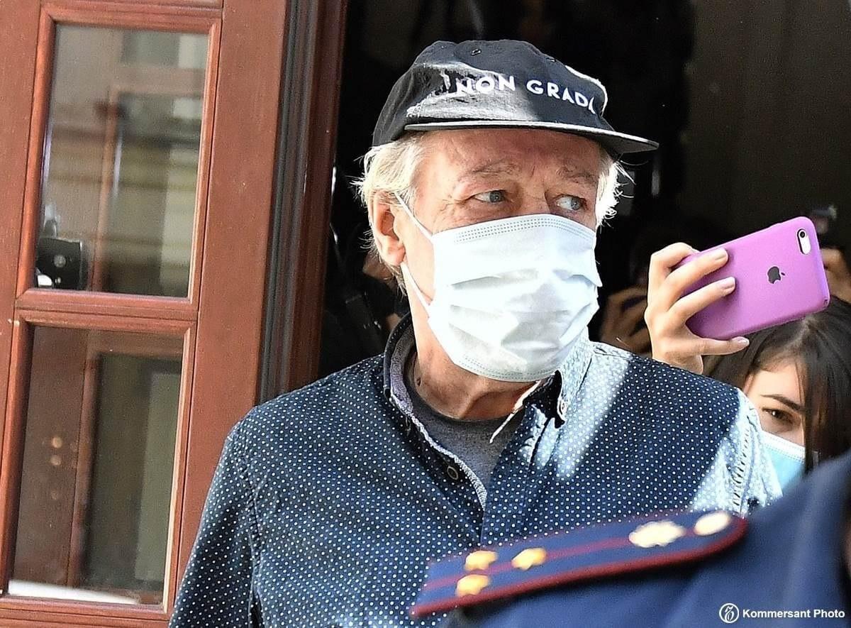 Суд над Михаилом Ефремовым: Вам не стыдно, сволочи?