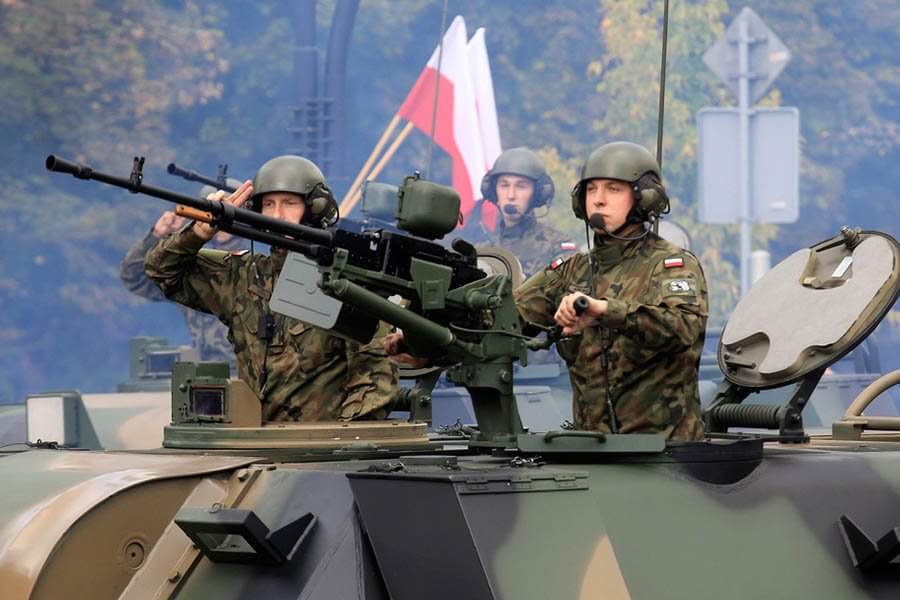 Польша должна рассчитывать только на себя: военная техника из США больше не актуальна