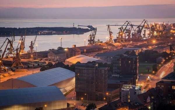 ЕС не помогает, а Россия должна? В РФ собираются ужесточить требования к прибалтийским бизнесменам