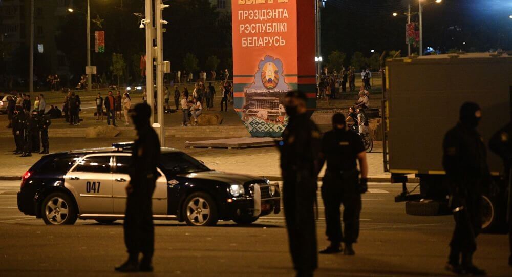 В протестующий белорусский регион перебросили военную технику