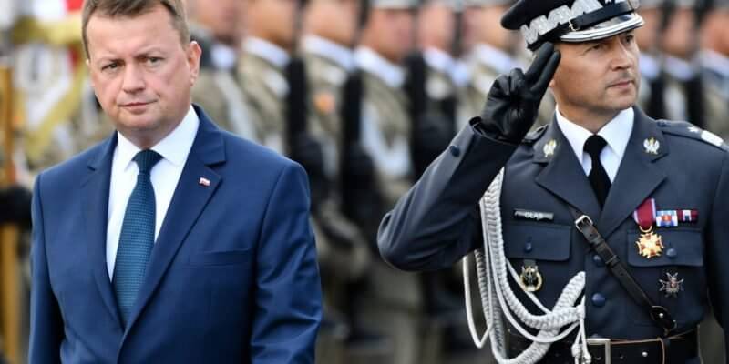 Глава Минобороны Польши отрицает поставки спецсредств в Беларусь
