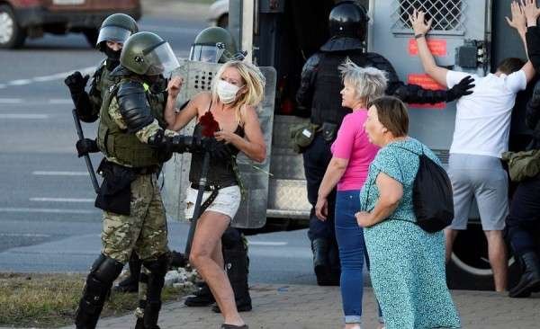 Жестокий белорусский ОМОН поддержали!