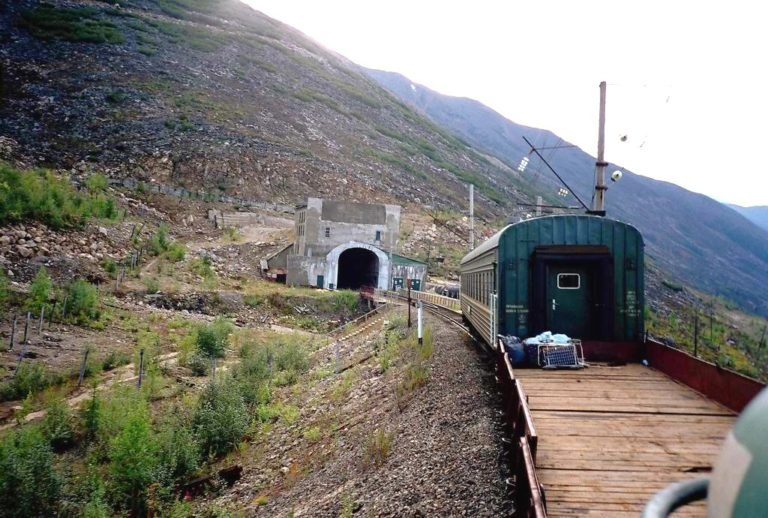 Россия готова пожертвовать Байкалом ради строительства дороги до Китая