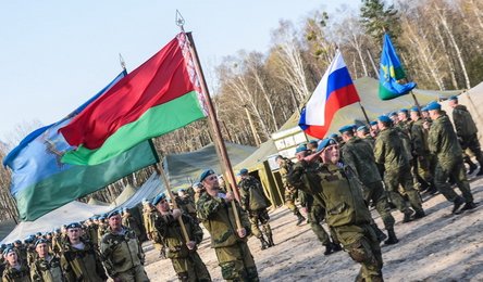 Белорусская армия пока еще настроена максимально пророссийски