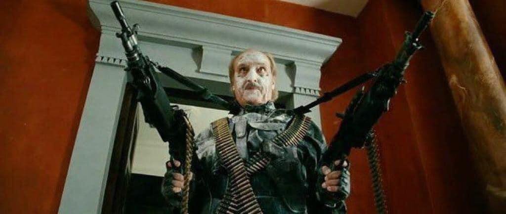 Беломайдан подошёл к резиденции Лукашенко: Батька заставил Колю надеть каску