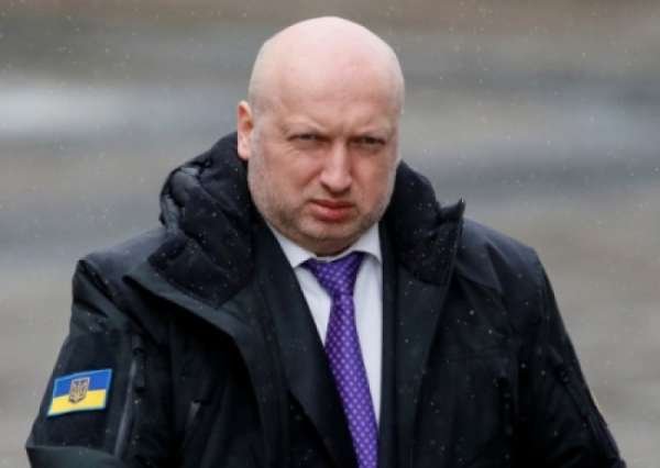 Турчинов посоветовал Зеленскому воспользоваться возможностью отвоевать Крым