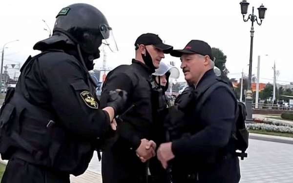 Выхода нет: присоединение Беларуси к РФ становится последним шансом спасти власть Лукашенко