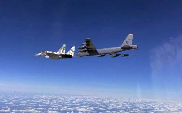 Накануне произошло знаковое событие, после которого отношения Украины и России уже не могут быть прежними. Киев пропустил в свое воздушное пространств