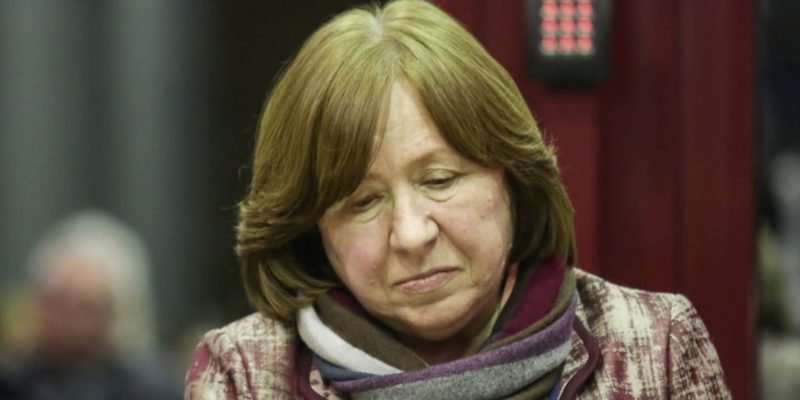 Светлана Алексиевич: Каждый белорус для меня полицай!