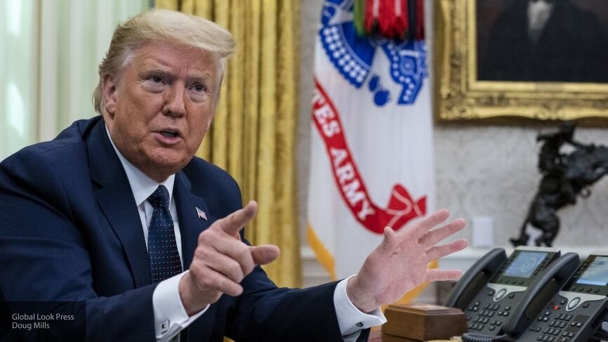 Трамп назвал "уникальными" войска и вооружение США