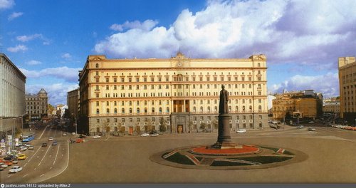 Памятник Дзержинскому – вернуть на Лубянку! Что думают в Москве?