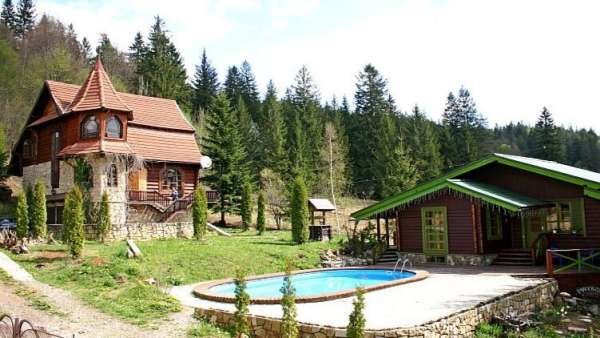 Смотрят Малахова, сериалы и Соловьева. Как Западная Украина подсела на российское телевидение