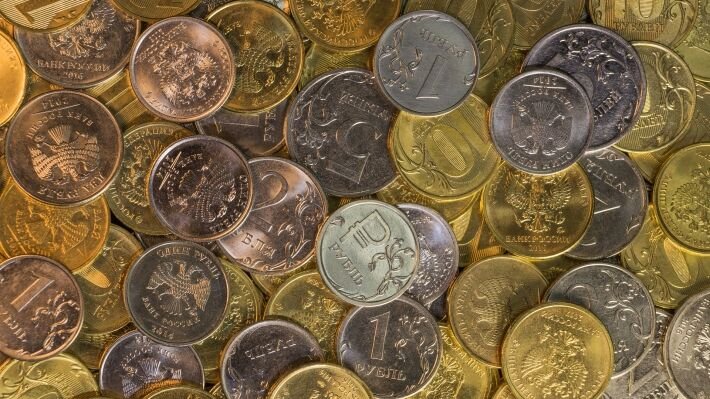 Рубль оказался под воздействием переменчивых факторов рынка