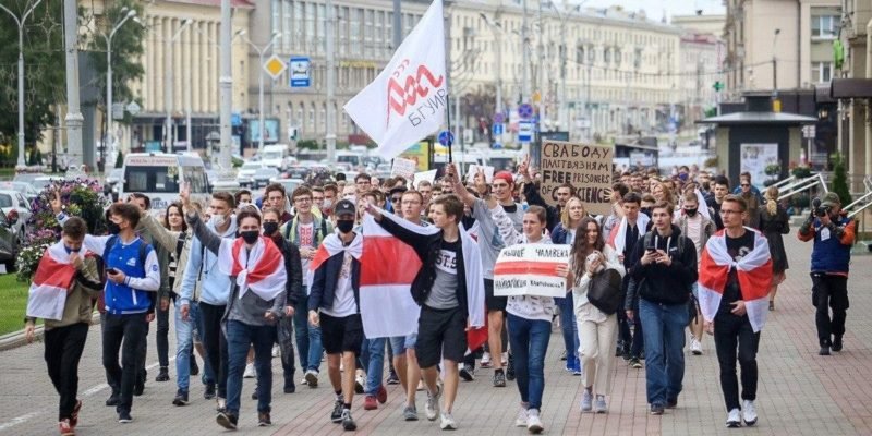 Технологии «цветных революций» на месте не стоят