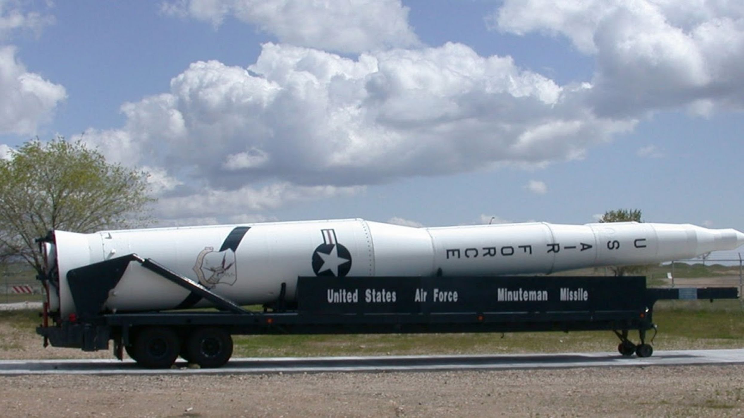 США подписывают контракт на межконтинентальную баллистическую ракету вместо урегулирования вопросов по СНВ-3