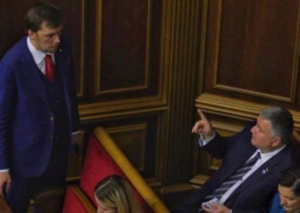 Аваков выслуживается перед кураторами и мобилизует патриотов