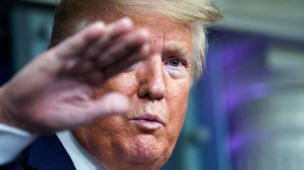 Журналист Vanity Fair рассказал, как Трамп испугался смерти от COVID-19