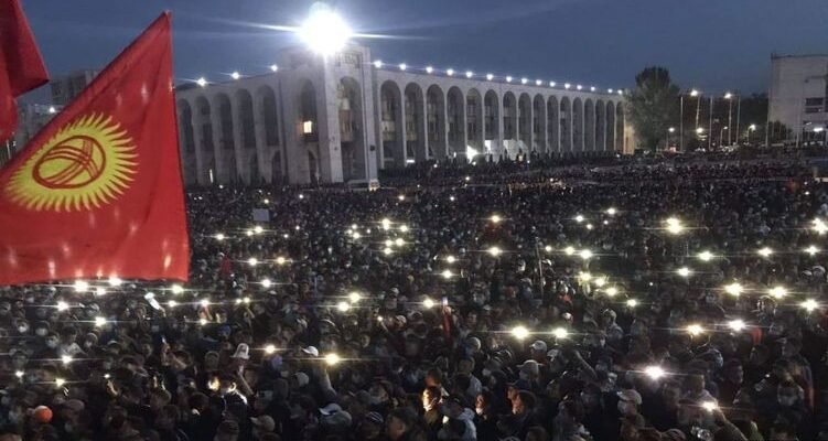 Воинские подразделения и техника будут введены в Бишкек — указ президента