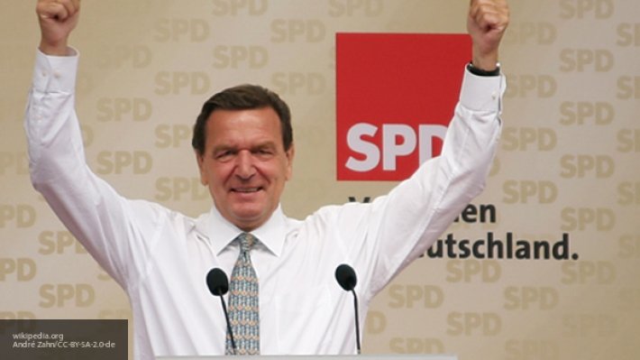 «Перепадет» от «хозяев»: Шредер грамотно нанес ответный удар по Навальному