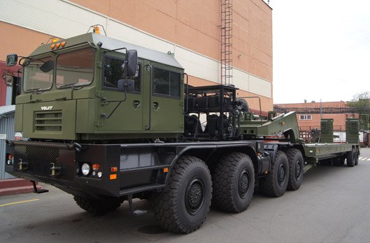 Минский завод колесных тягачей отгрузил партию автопоездов МЗКТ-742960