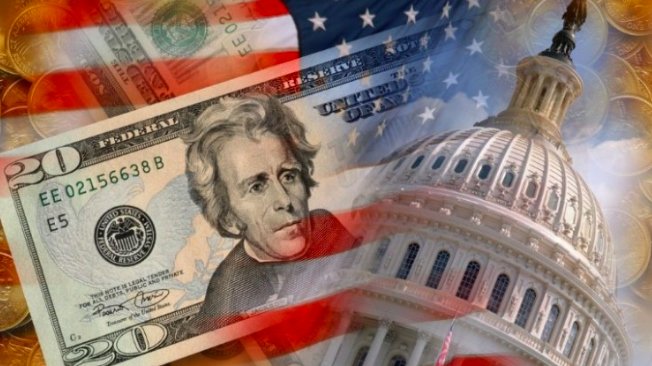 Мир на пути от демократии к новой монархии