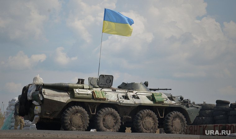 Зеленский пригрозил Крыму украинским флагом над полуостровом