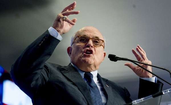 Джулиани обвиняет сына Байдена в связях с несовершеннолетними девочками