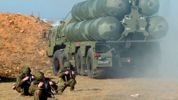 Не выстрелив ни разу, С400 сделал видимыми "невидимки" и "порвал" НАТО