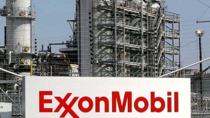 Сокращения в ExxonMobil стали предвестником новых банкротств в отрасли США