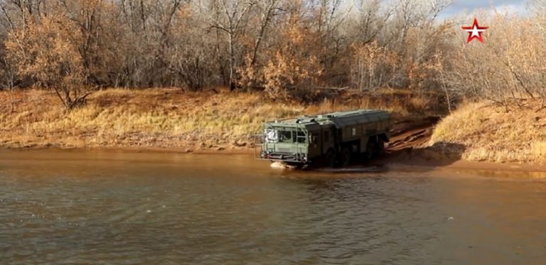 «Искандеры» по тревоге. Опубликовано видео учений под Оренбургом