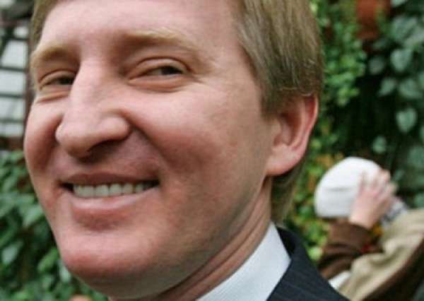 Зеленский не желает отдавать Ахметову Донбасс