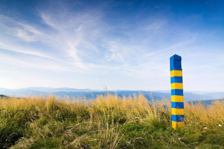 Украинские пограничники «маринуют» россиян на границе