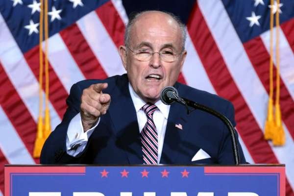 Представитель Трампа: Мы начинаем битву в понедельник!