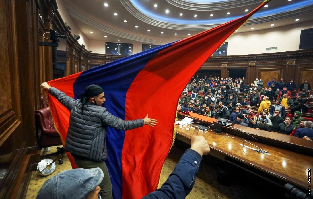 Армения рискует стать полем боя других держав