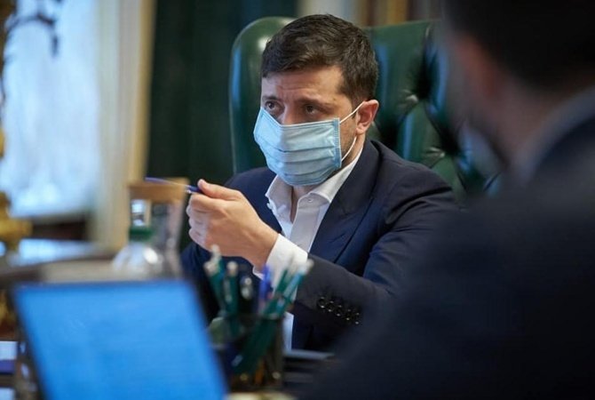 Зеленский сбежал на карантин от посланника Байдена