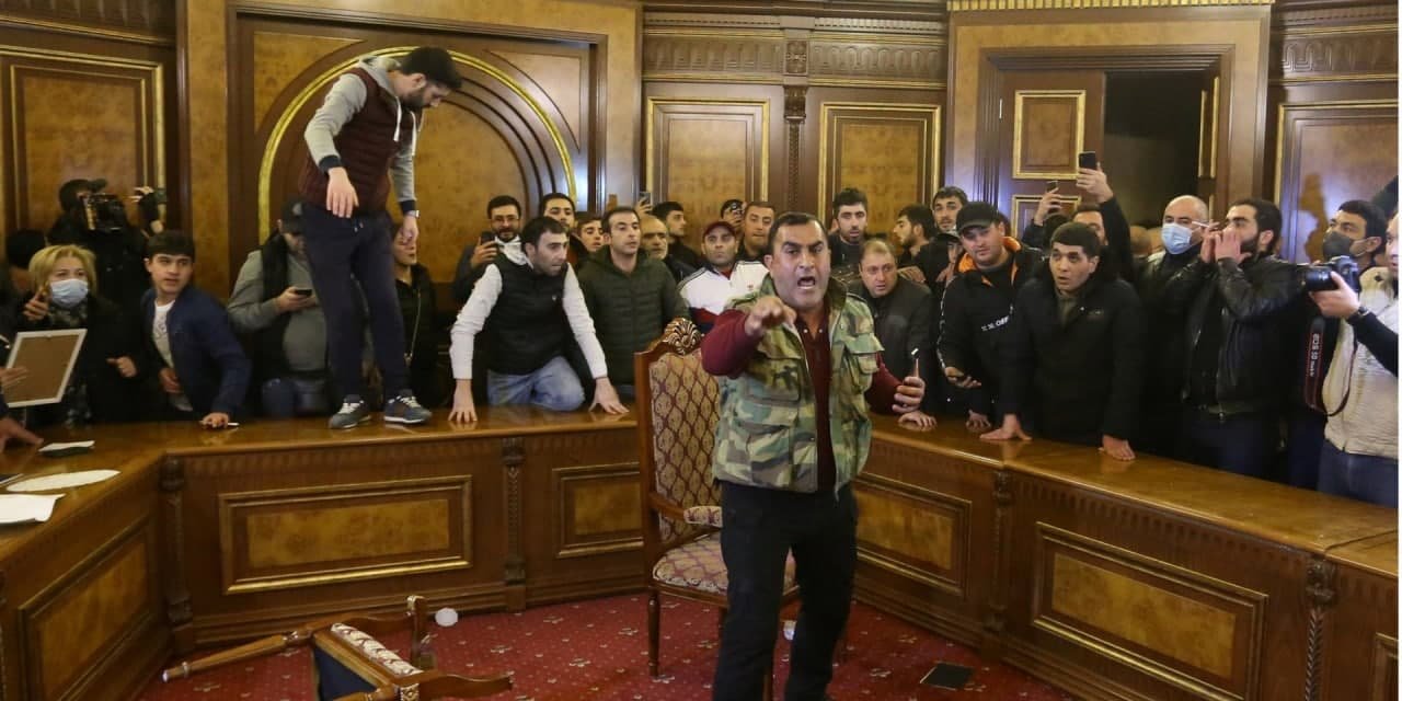 Война в Карабахе: Горлопанам пора протрезветь