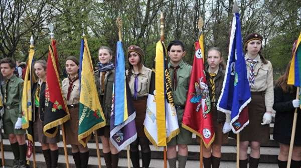 Фабрика русофобии запущена: о чём говорит стратегия патриотического воспитания Украины