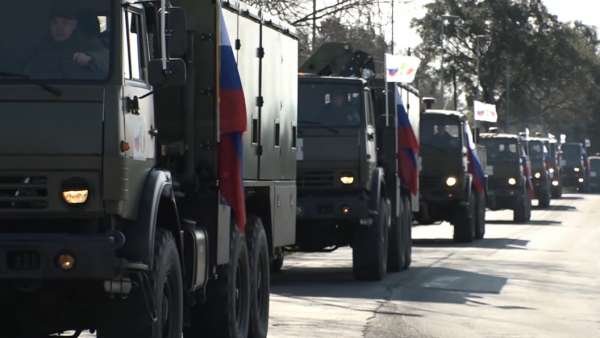 Русские спасают, даже когда бьют в спину. США и Турция вынуждены благодарить