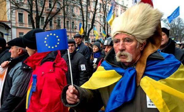 Азаров задал украинцам принципиальный вопрос в преддверии годовщины событий на «Майдане»