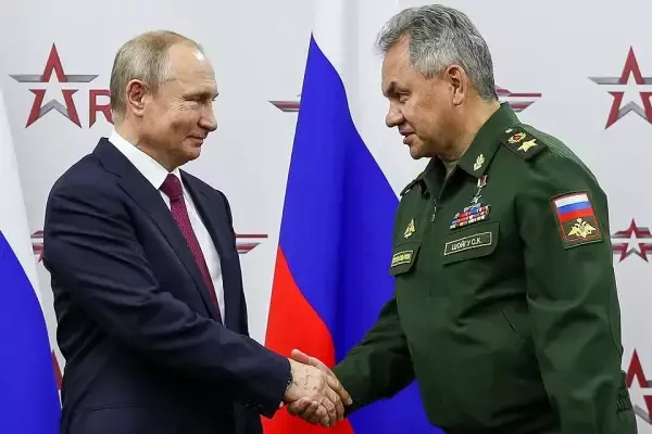 Путин ещё весной предотвратил попытку госпереворота в России вместе с Шойгу - Хазин